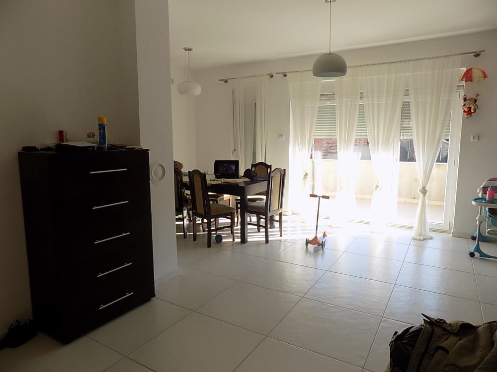 Kuća na odličnoj lokaciji, širi centar 5