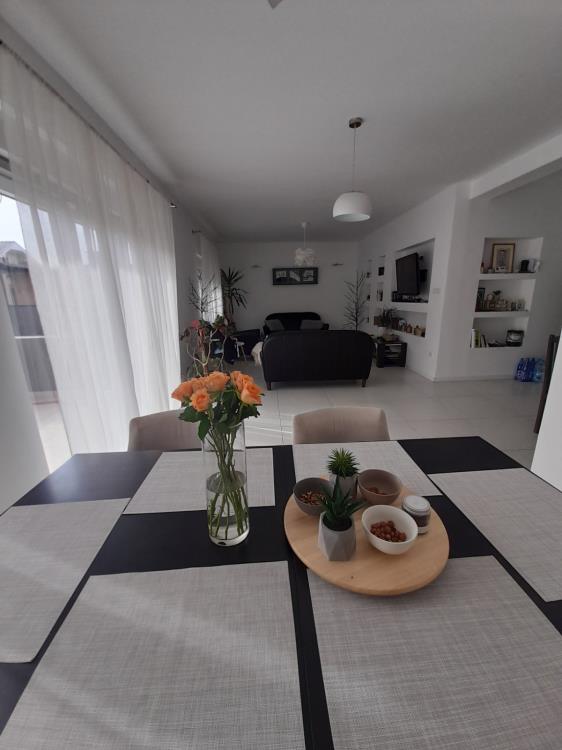 Kuća na odličnoj lokaciji, širi centar 13