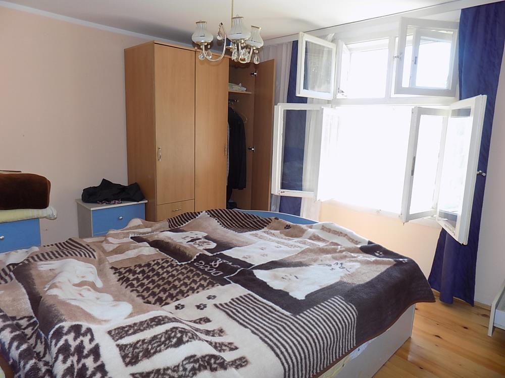 Kuća na prostranom placu 3