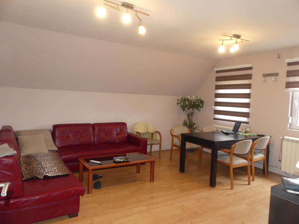 Kuća novije gradnje, okolina Jagodine 12