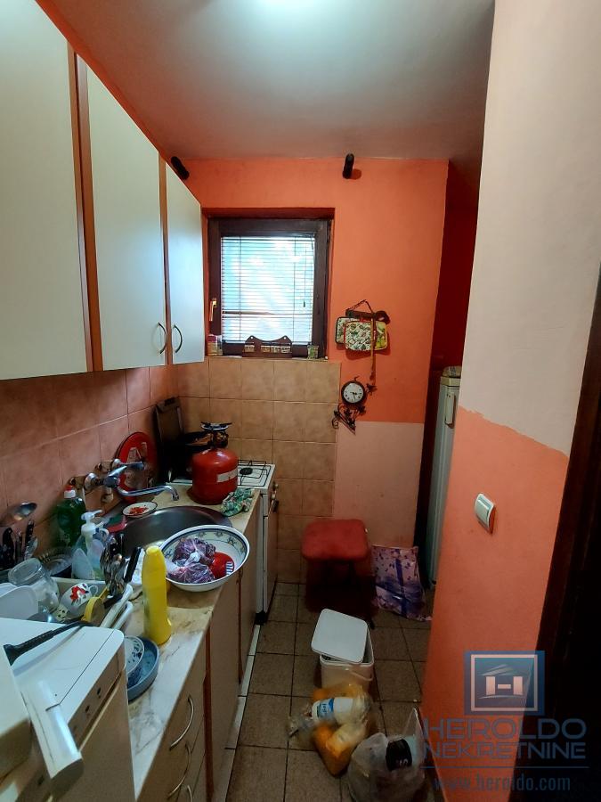 Kuća od 120m2 u naselju Kupusara na 7.39a placa 19