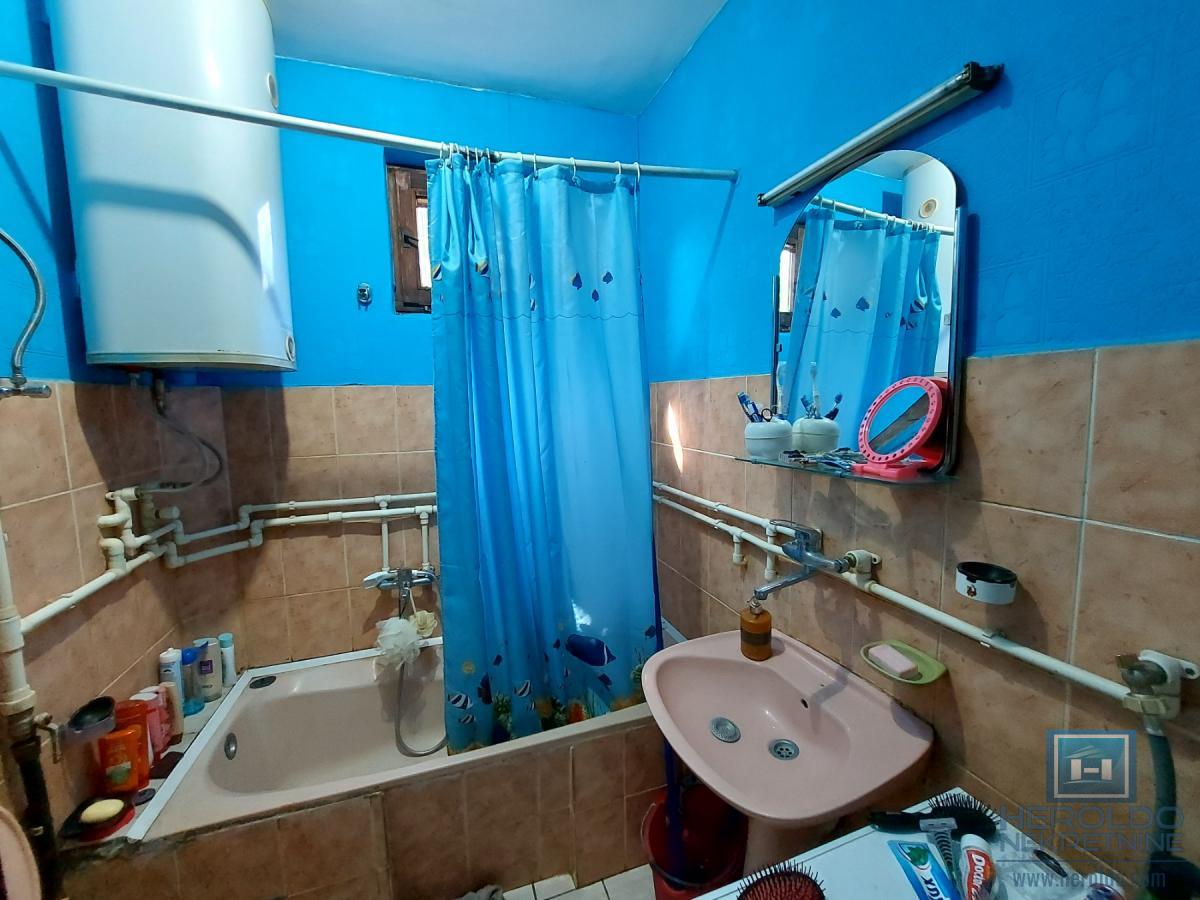 Kuća od 120m2 u naselju Kupusara na 7.39a placa 22