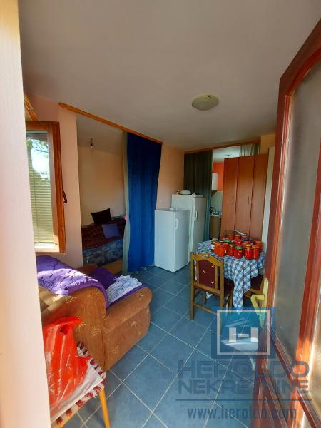 Kuća od 120m2 u naselju Kupusara na 7.39a placa 2