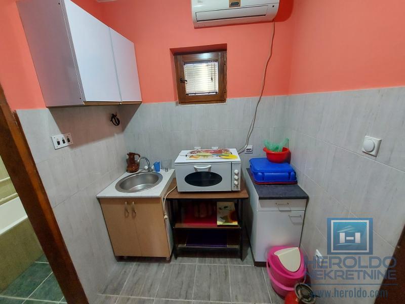 Kuća od 120m2 u naselju Kupusara na 7.39a placa 5