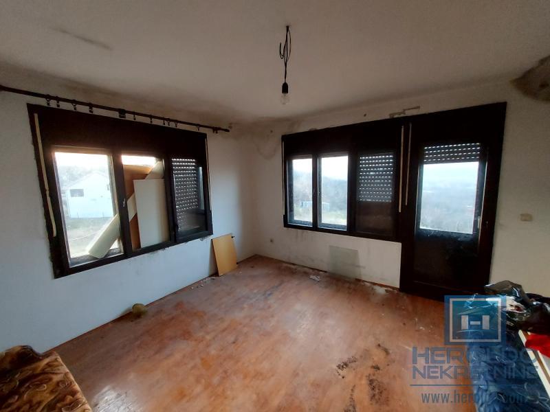 Seosko domaćinstvo – kuća preko 300 m² na placu preko 30 ari 10