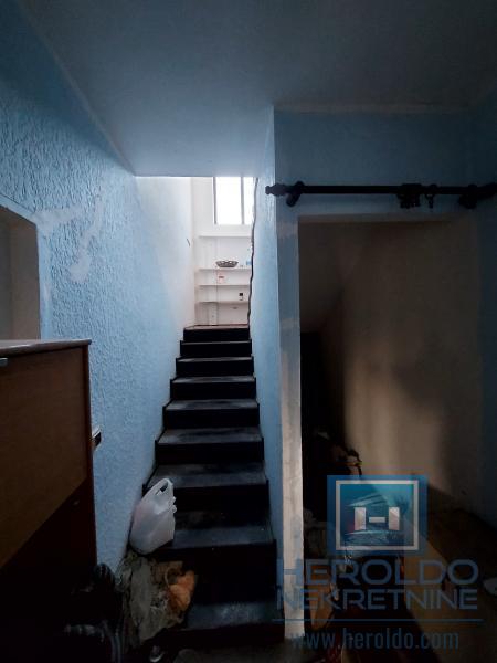 Seosko domaćinstvo – kuća preko 300 m² na placu preko 30 ari 12