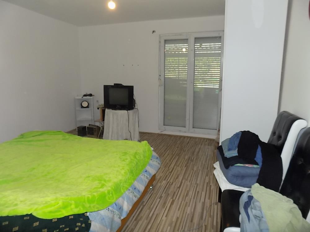 kuća pogodna za poslovni prostor 2