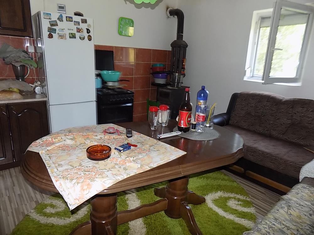 kuća pogodna za poslovni prostor 3