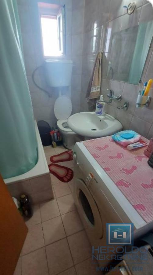 Kuća sa 4 zasebna stana kod Akva parka 10