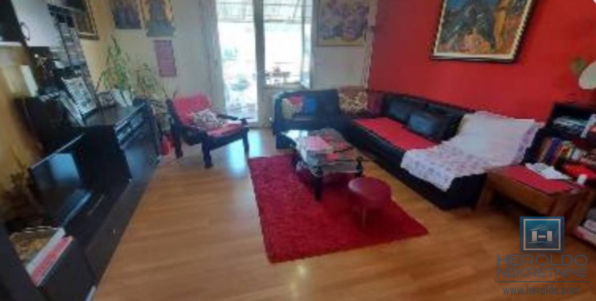 Kuća sa 4 zasebna stana kod Akva parka 15