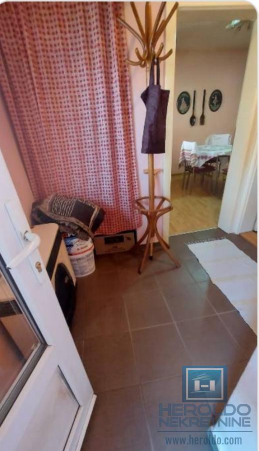 Kuća sa 4 zasebna stana kod Akva parka 38