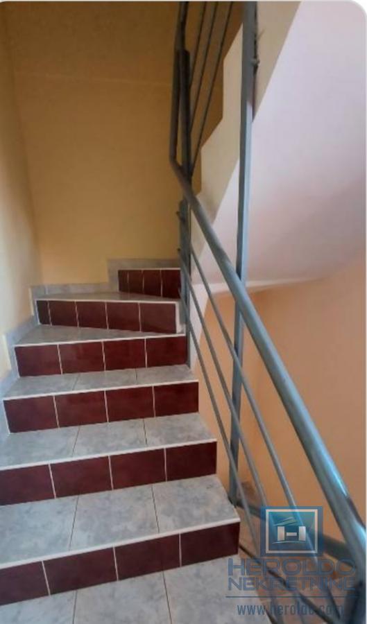 Kuća sa 4 zasebna stana kod Akva parka 22