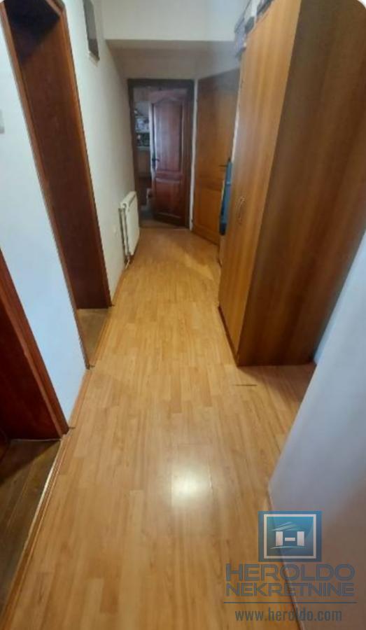 Kuća sa 4 zasebna stana kod Akva parka 23