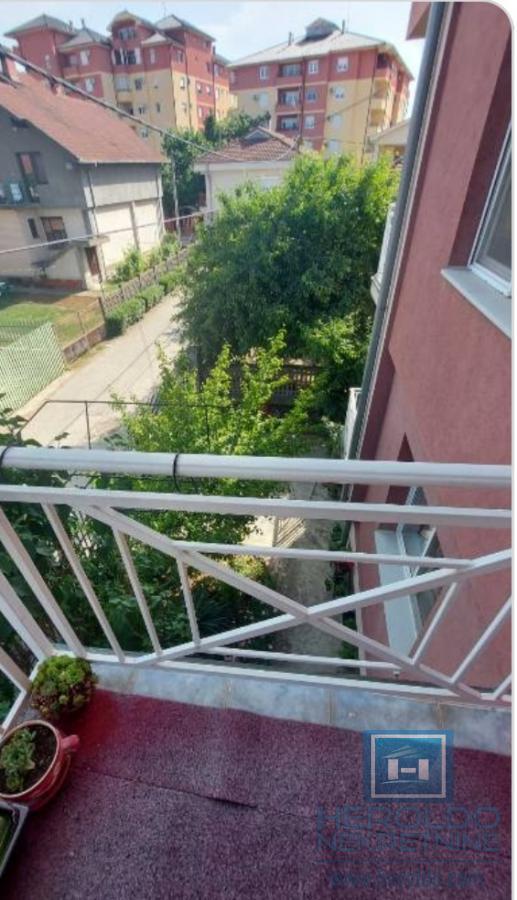 Kuća sa 4 zasebna stana kod Akva parka 28