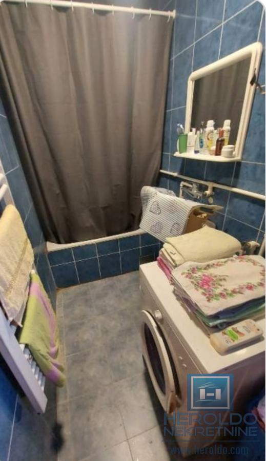 Kuća sa 4 zasebna stana kod Akva parka 31