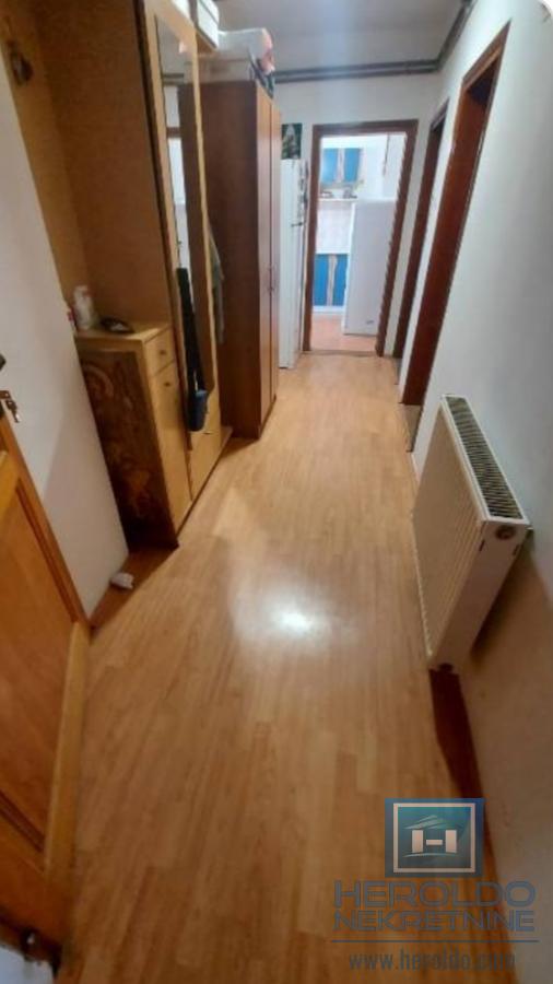 Kuća sa 4 zasebna stana kod Akva parka 32