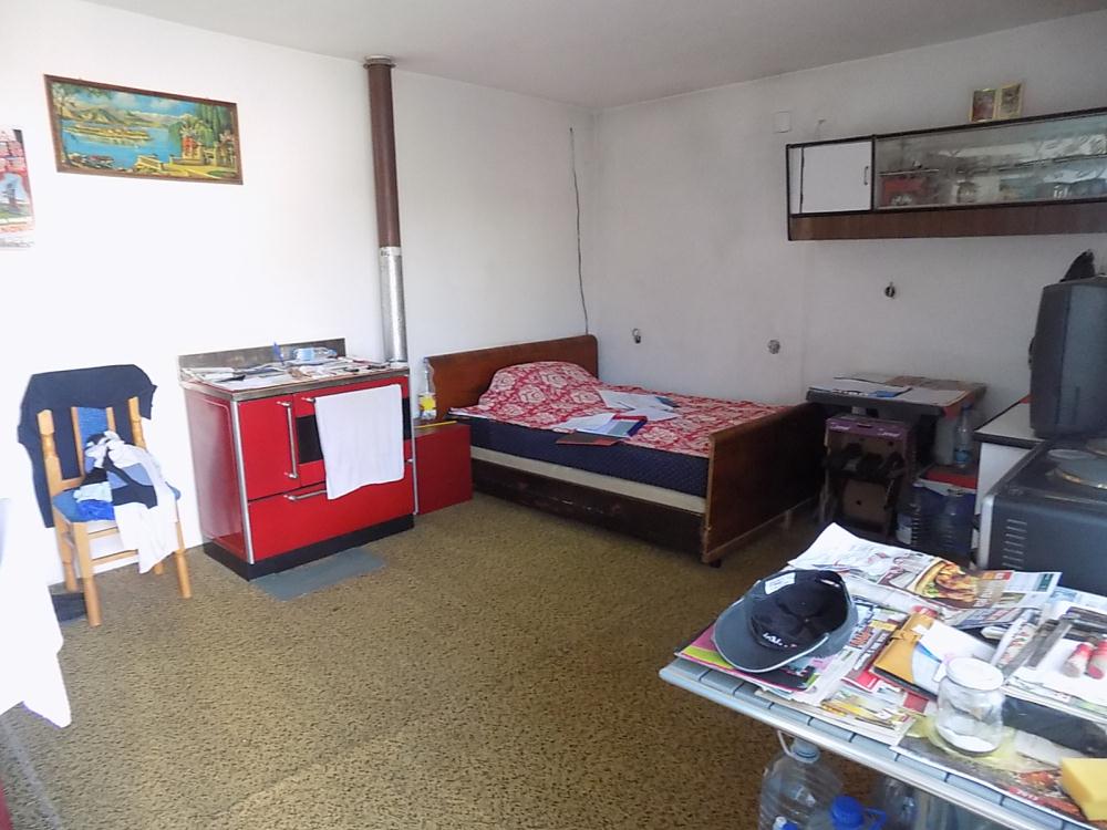 Kuća sa dva ulaza 1