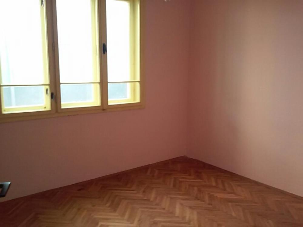 Kuća sa garažom- useljiva 5