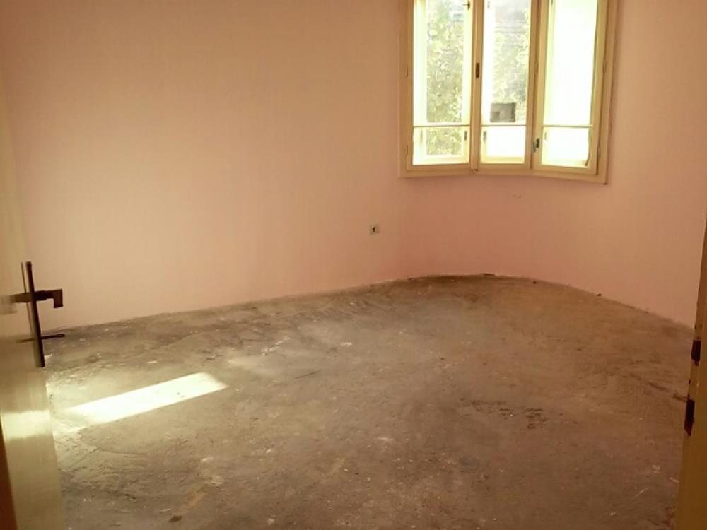 Kuća sa garažom- useljiva 9