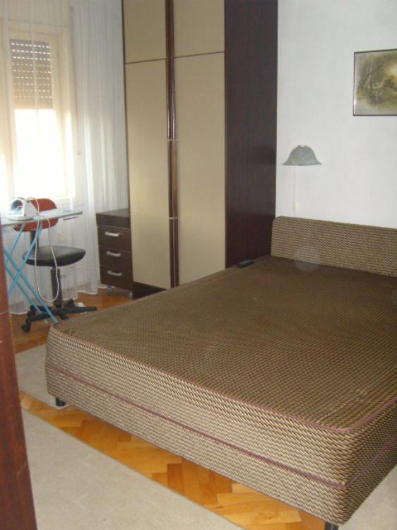 Kuća sa lepim dvorištem 8