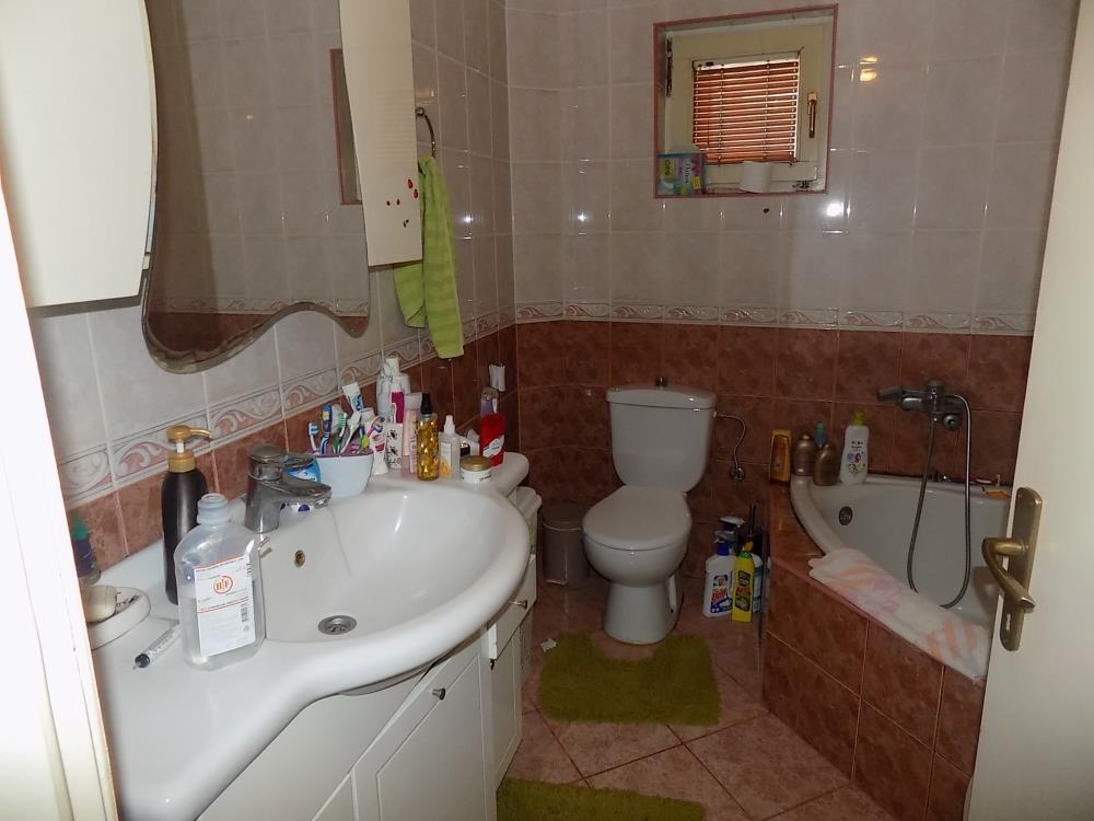 Kuća sa letnjikovcem u dvorištu 9