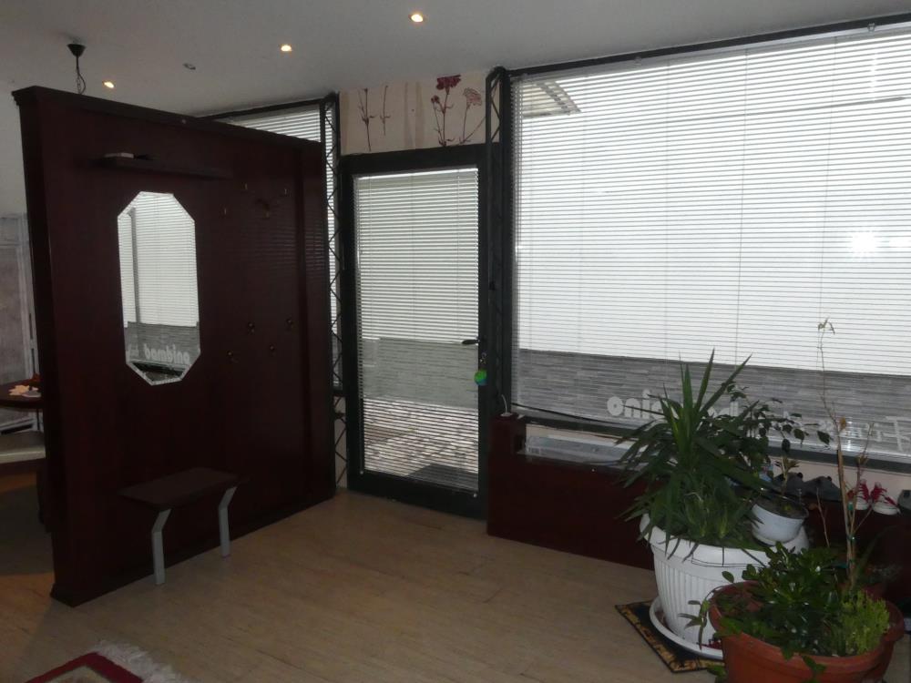 Kuća sa lokalom (nameštena) 1