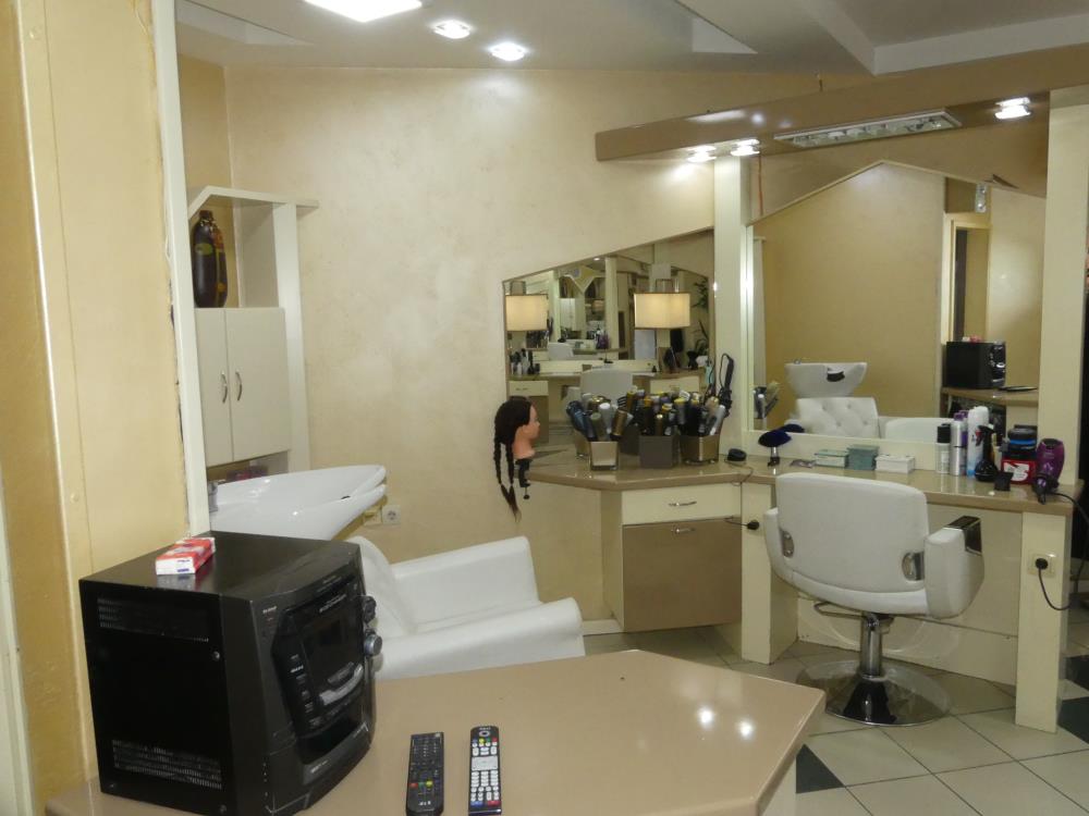 Kuća sa lokalom (nameštena) 4