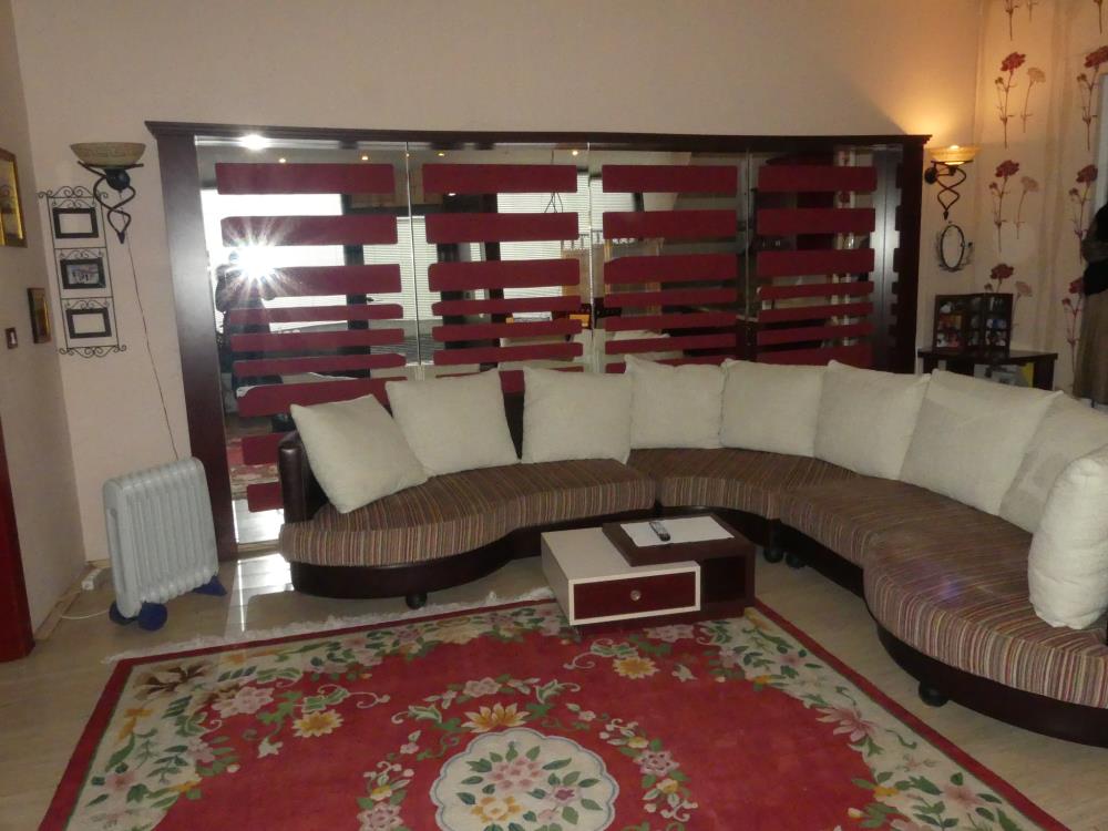 Kuća sa lokalom (nameštena) 38