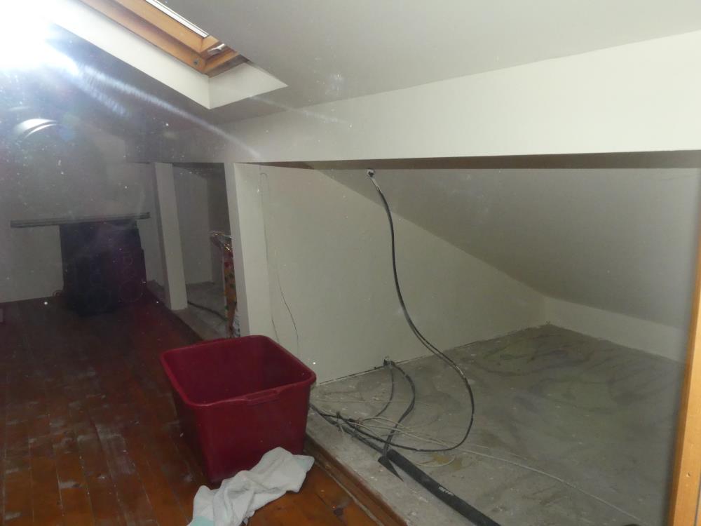 Kuća sa lokalom (nameštena) 29