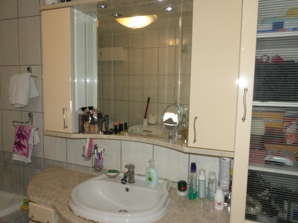 Kuća sa lokalom (nameštena) 20