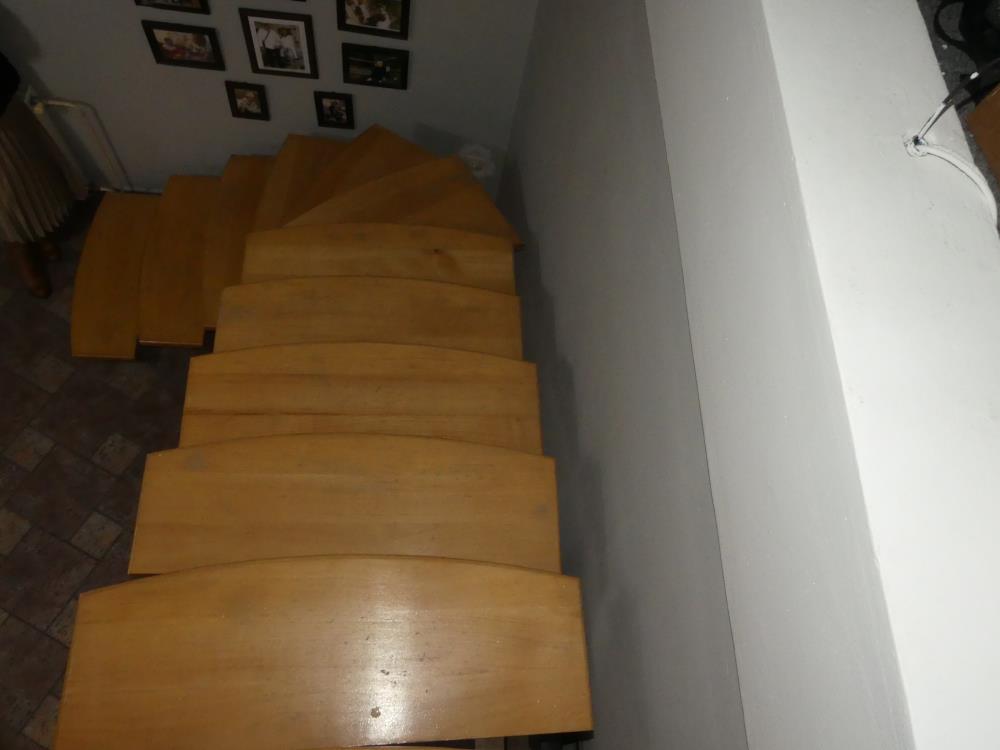 Kuća sa lokalom (nameštena) 30