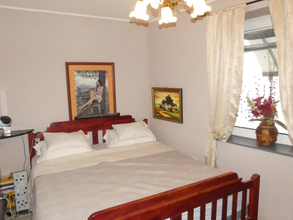 Kuća sa lokalom (nameštena) 14