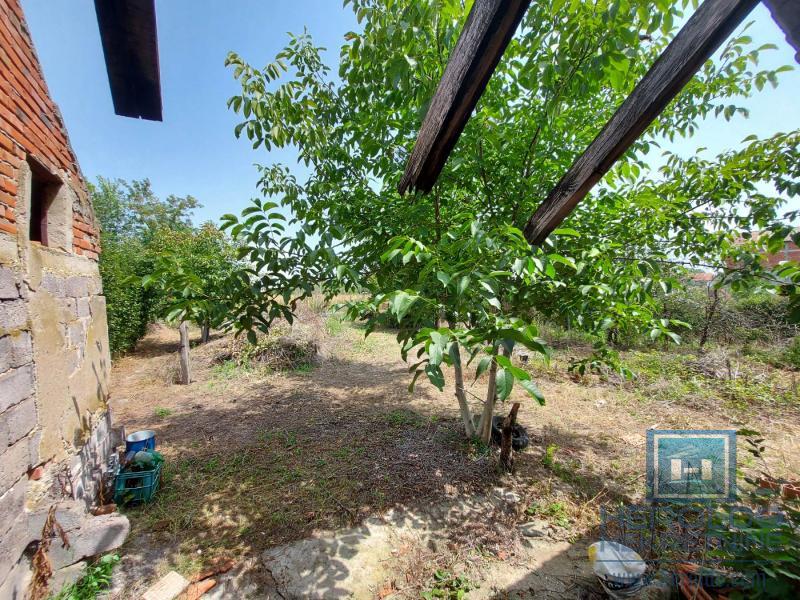 Kuća sa placem od 18a u naselju Panjevački rit 13