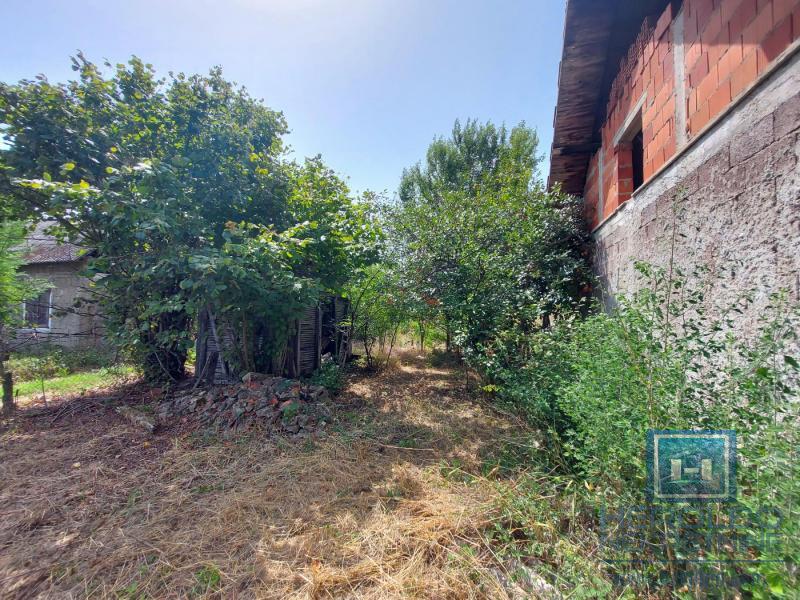 Kuća sa placem od 18a u naselju Panjevački rit 5