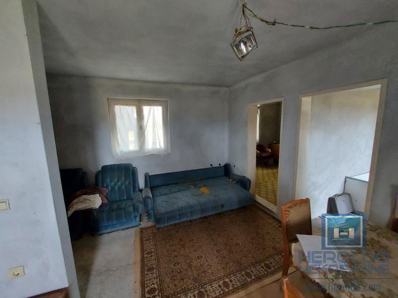 Kuća sa placem od 18a u naselju Panjevački rit 9