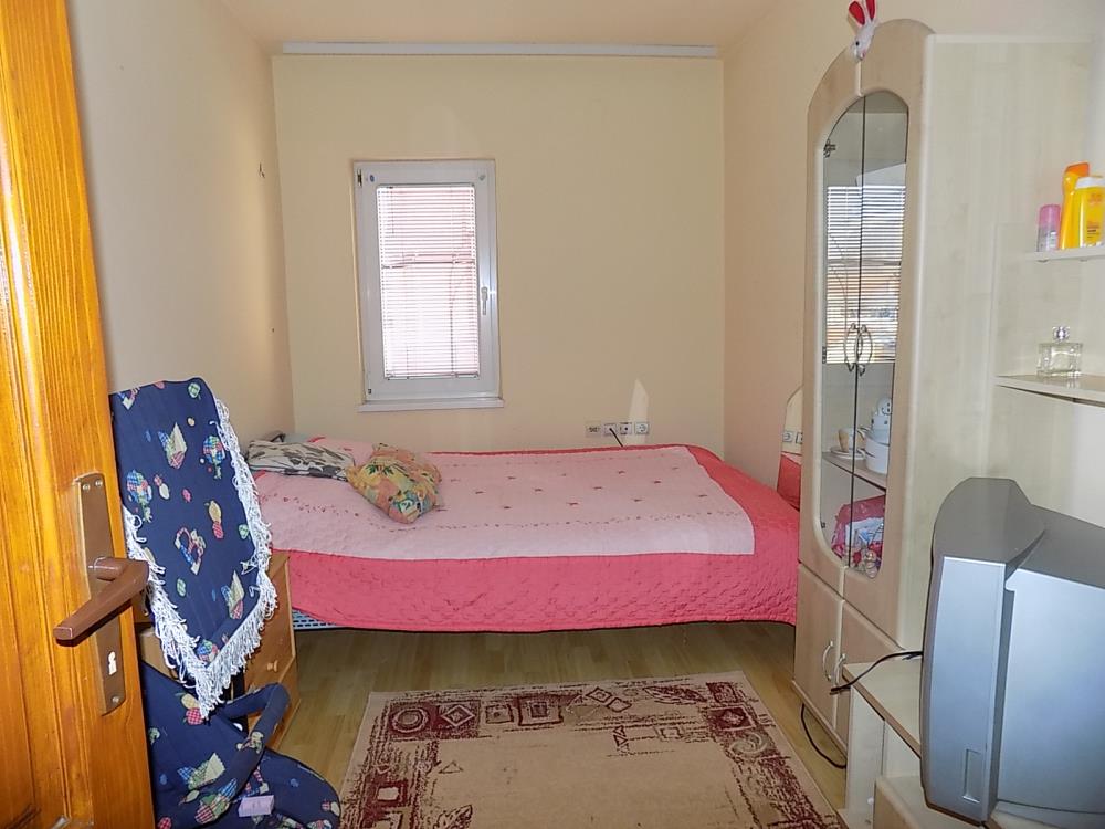 Kuća sa poslovnim prostorom, Akva Park 5