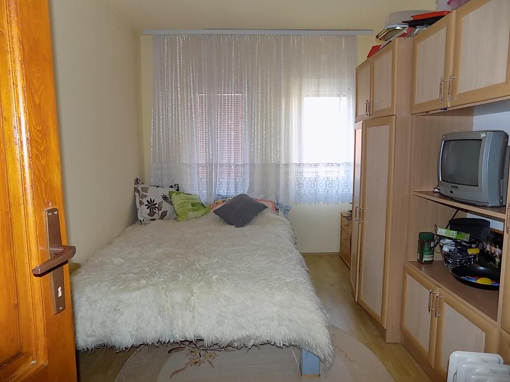 Kuća sa poslovnim prostorom, Akva Park 4