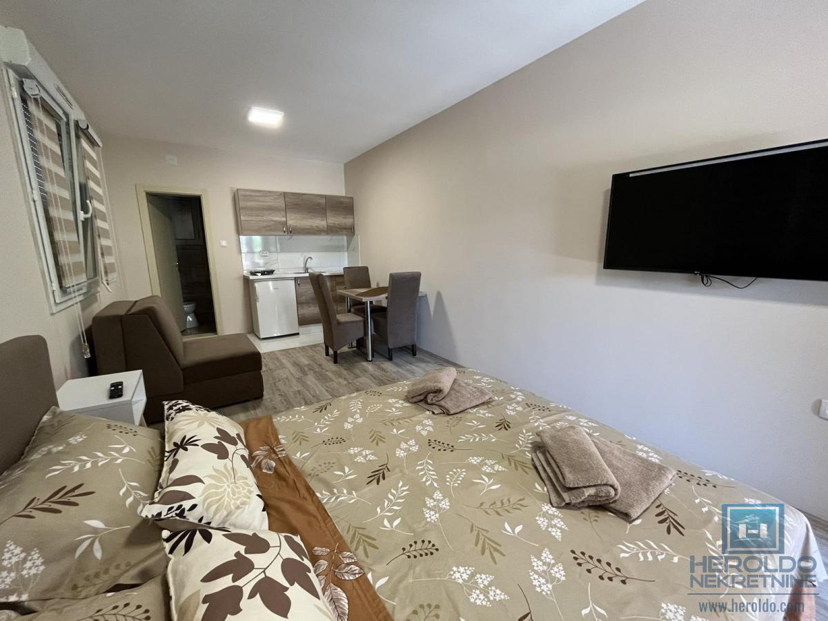 Kuća sa sedam apartmana 2