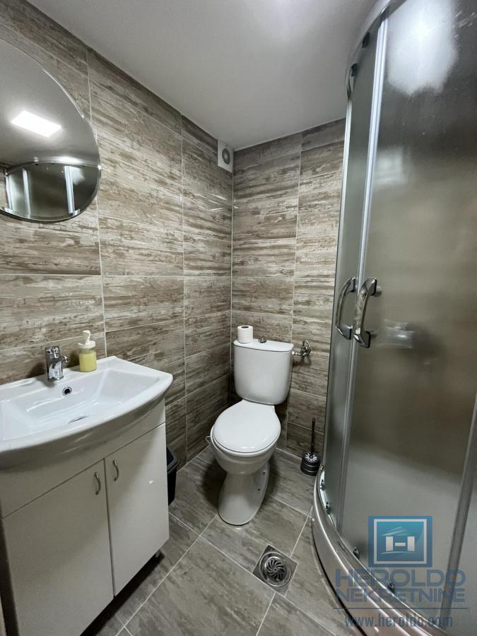 Kuća sa sedam apartmana 3