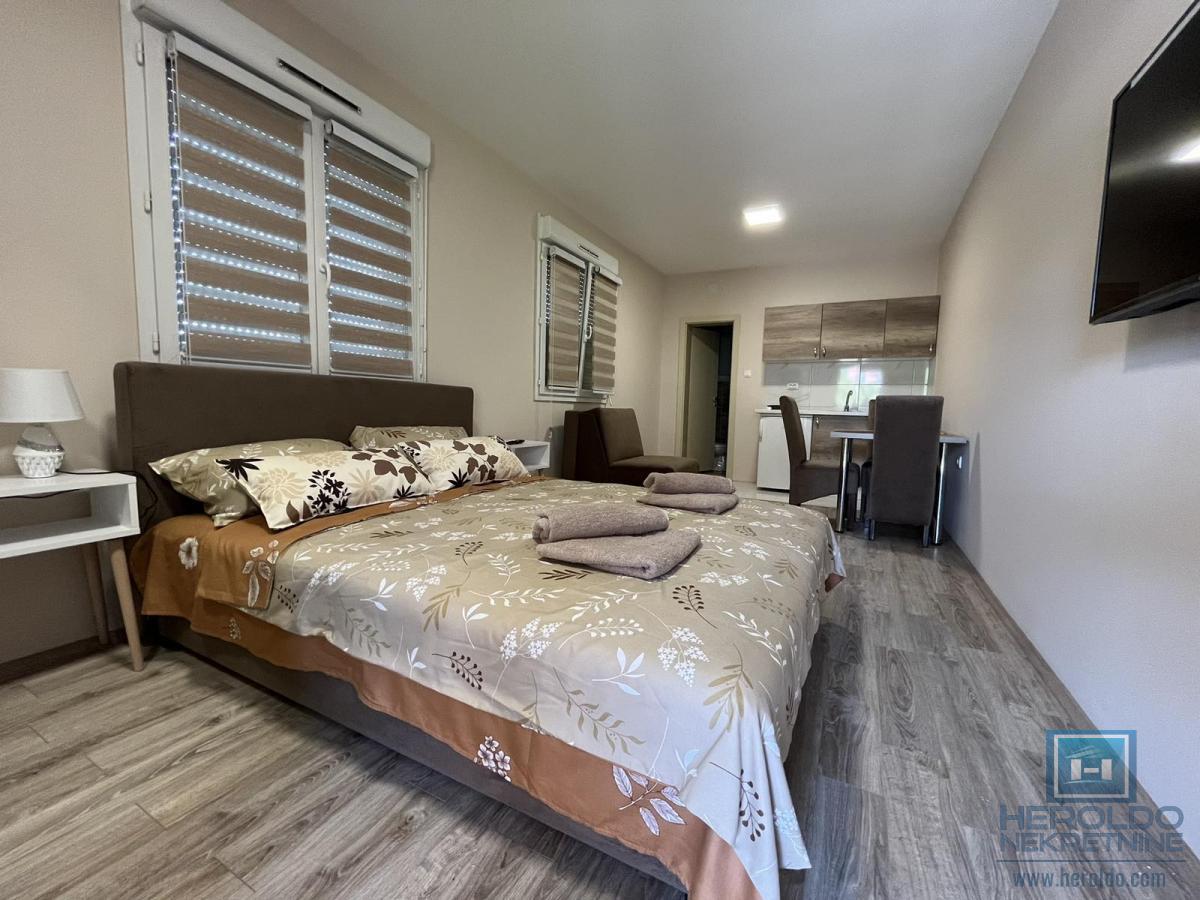 Kuća sa sedam apartmana 10