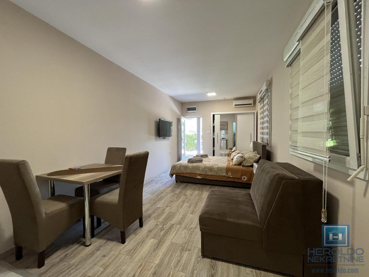 Kuća sa sedam apartmana 12