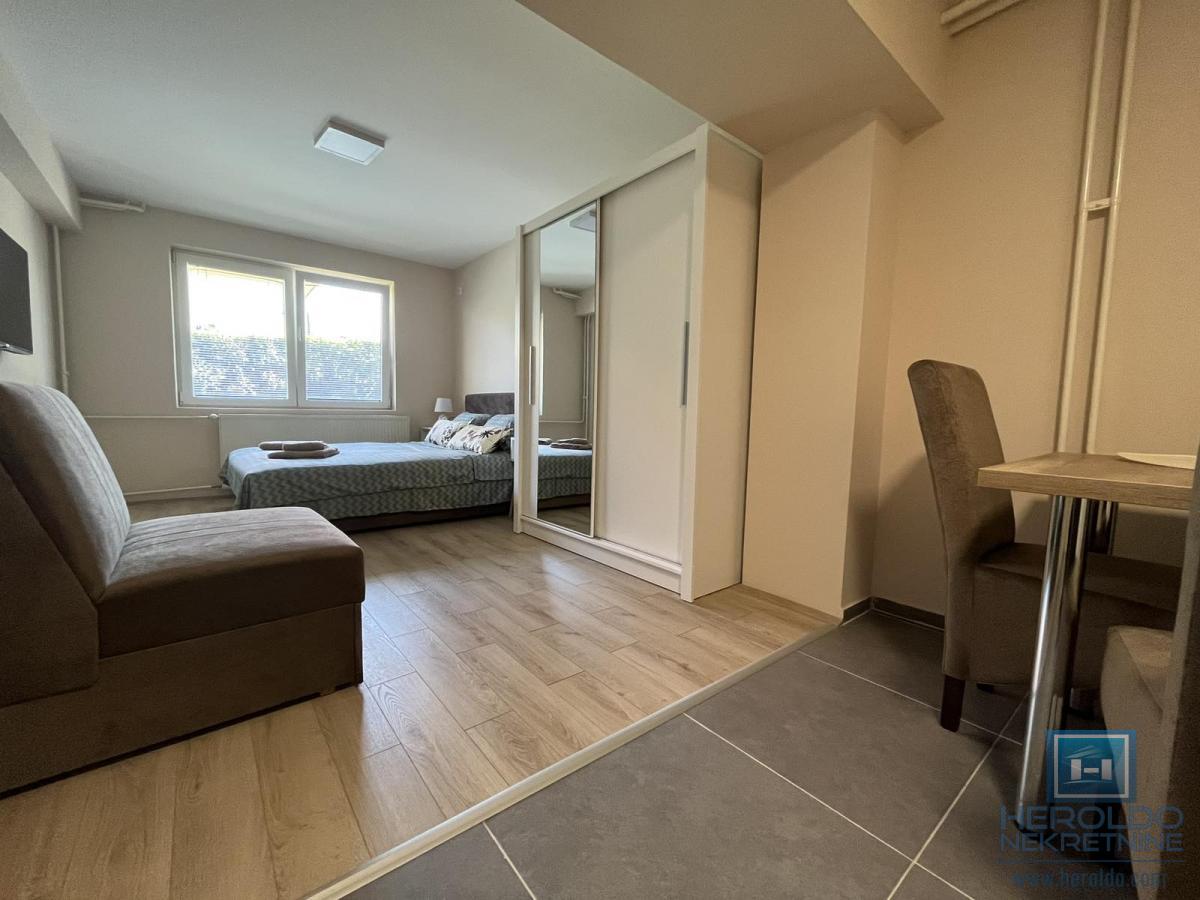 Kuća sa sedam apartmana 9