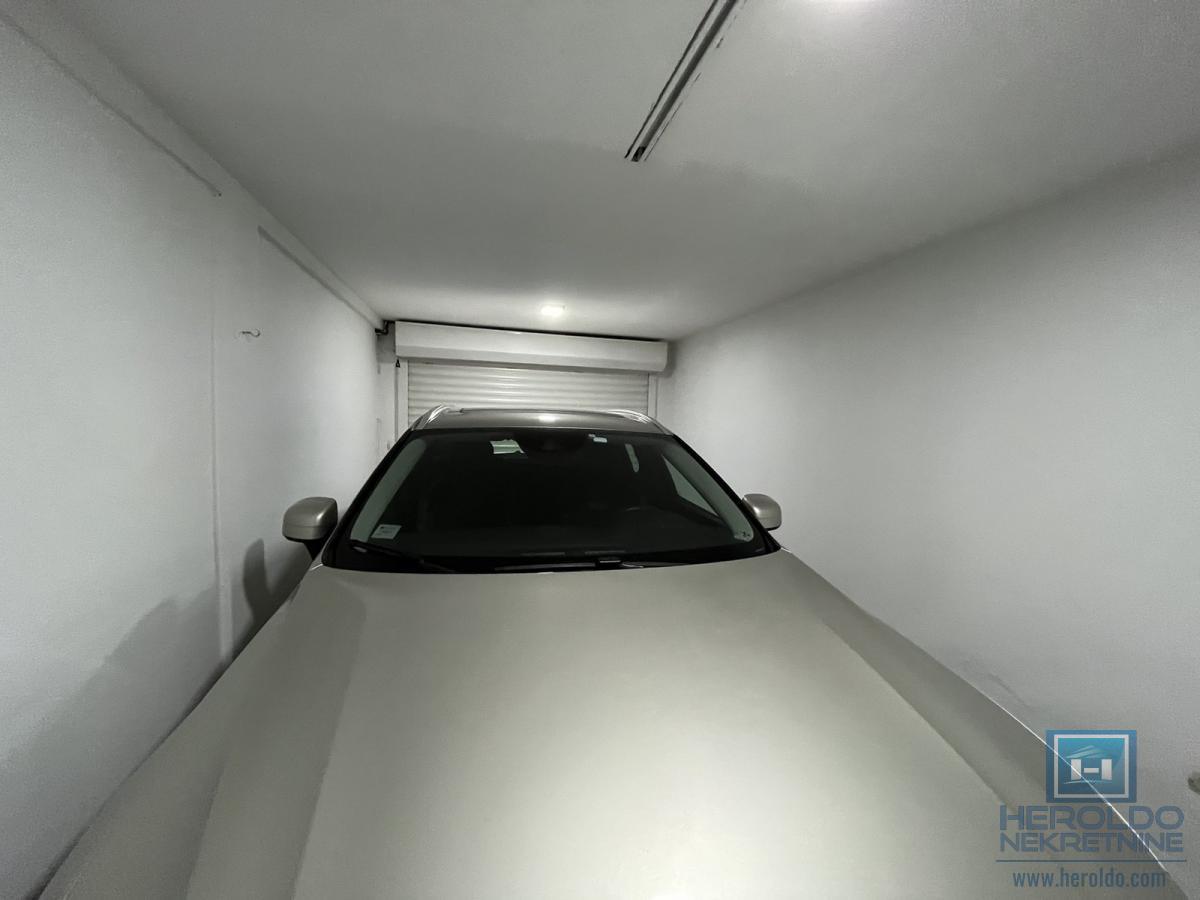 Kuća sa tri stana u centru Jagodine 48