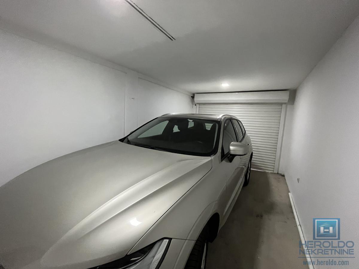 Kuća sa tri stana u centru Jagodine 30