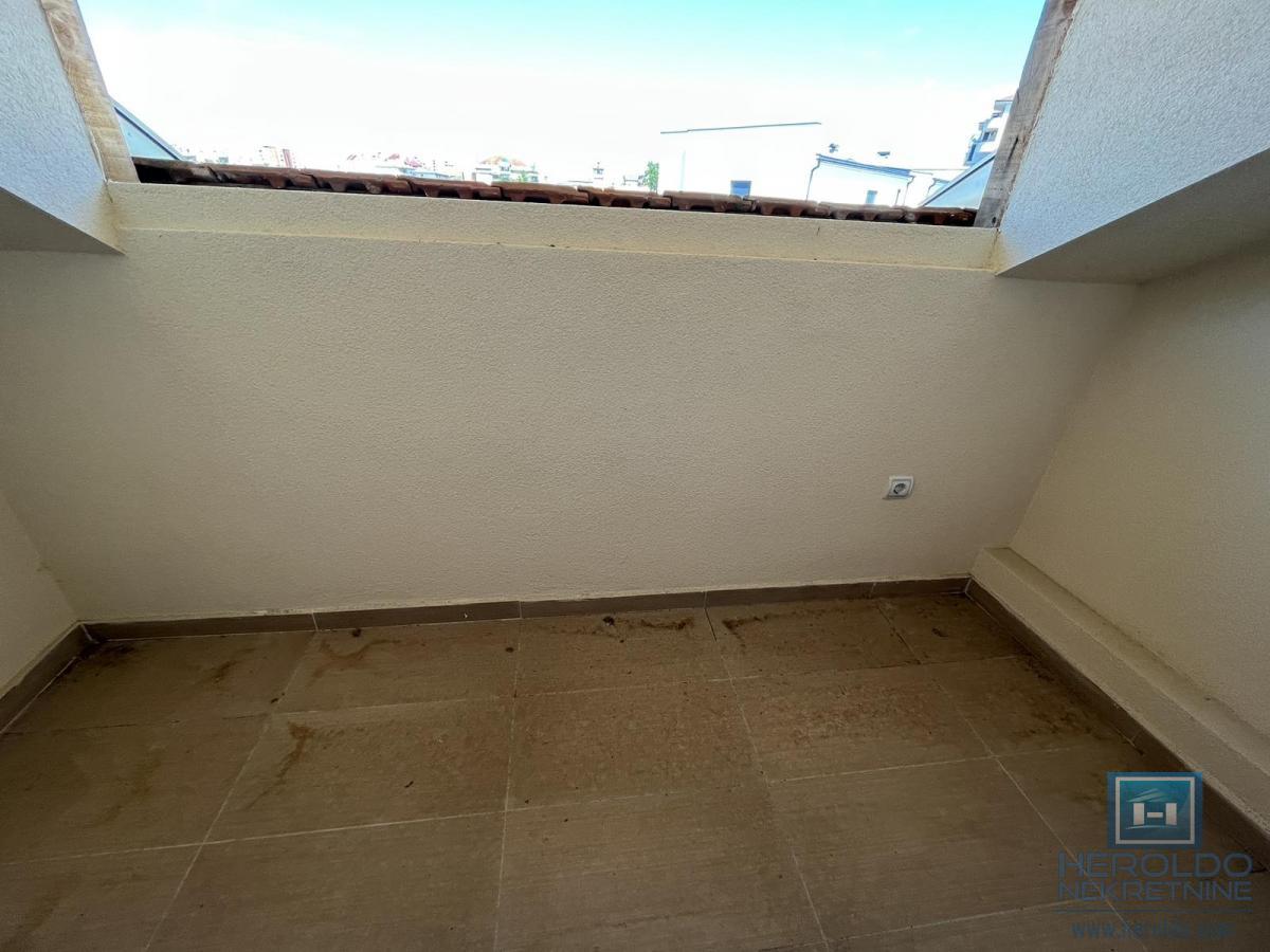 Kuća sa tri stana u centru Jagodine 31