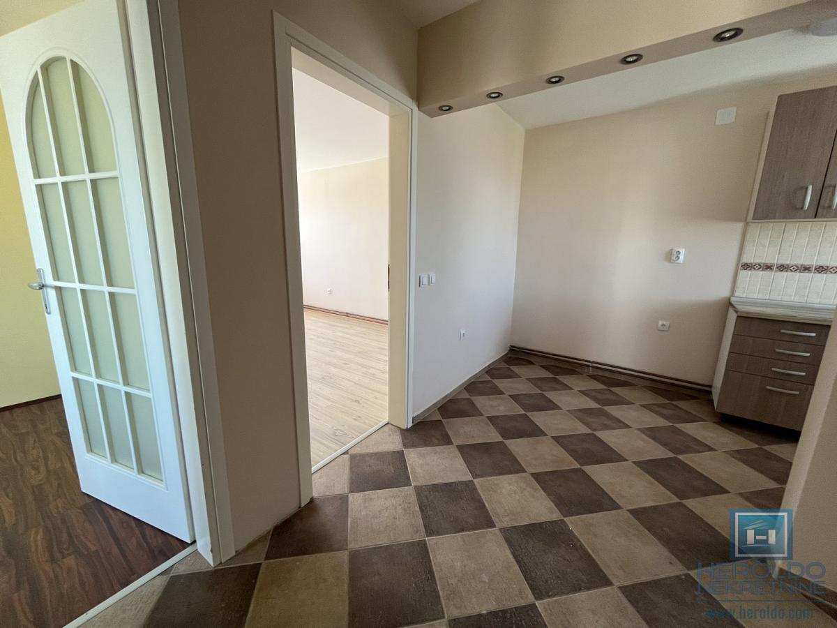 Kuća sa tri stana u centru Jagodine 15