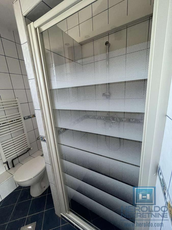 Kuća sa tri stana u centru Jagodine 27