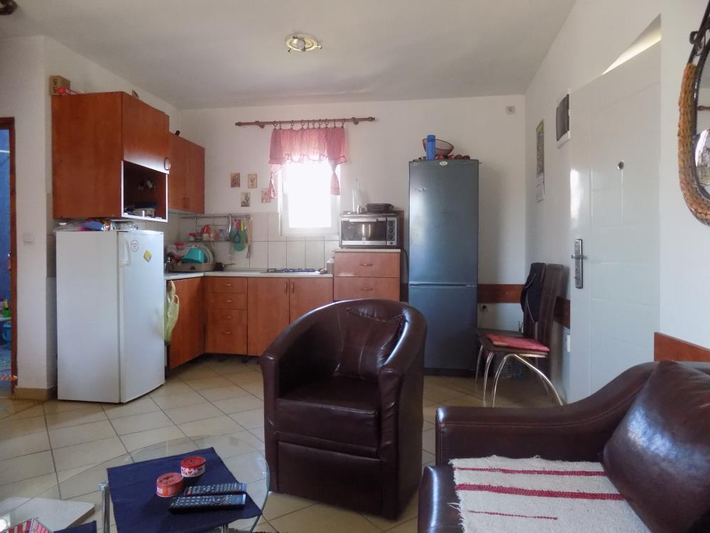 Kuća sa velikim placem za odmor i uživanje u blizini Morave 9