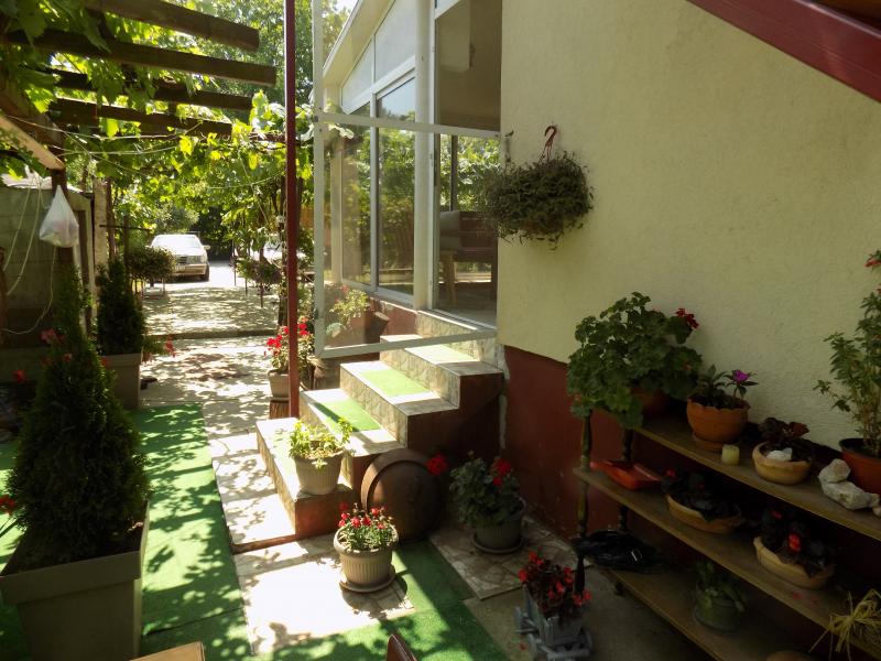 Kuća sa velikim placem za odmor i uživanje u blizini Morave 32