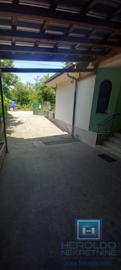 Kuća u blizini zelene pijace i centra grada 9
